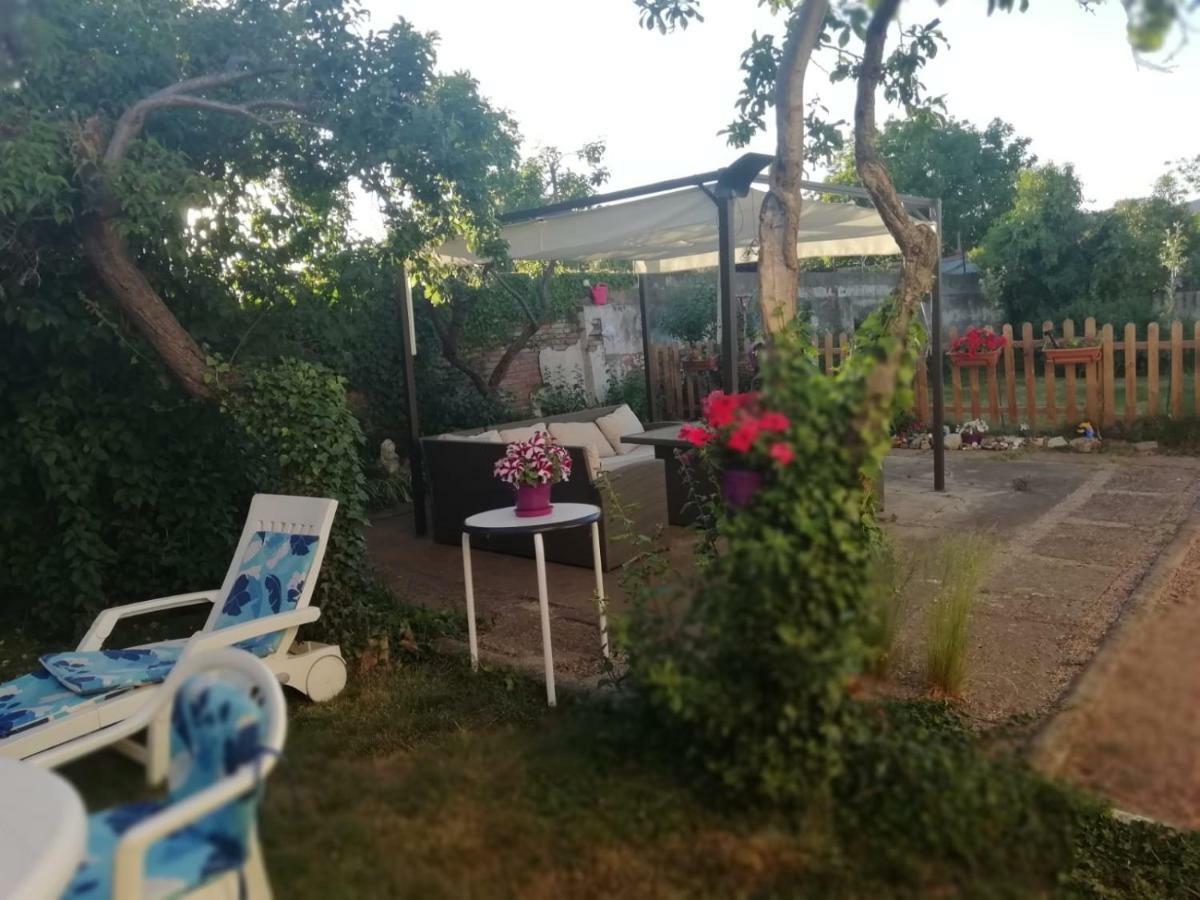 Villa Boleta, tu casa con jardín en León San Andrés del Rabanedo Exterior foto