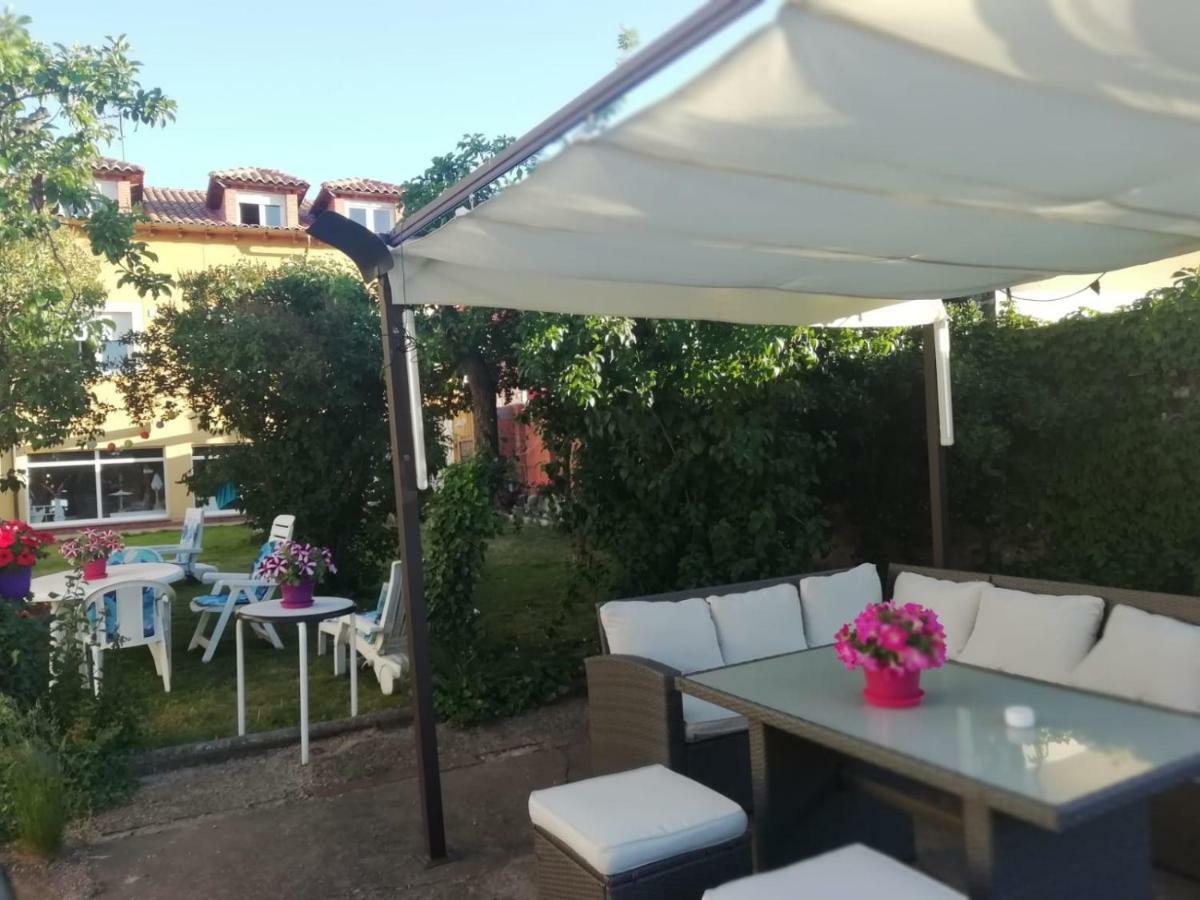 Villa Boleta, tu casa con jardín en León San Andrés del Rabanedo Exterior foto